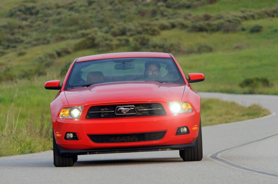  Ford Mustang V6 2011 года  (фото 74 из 93)